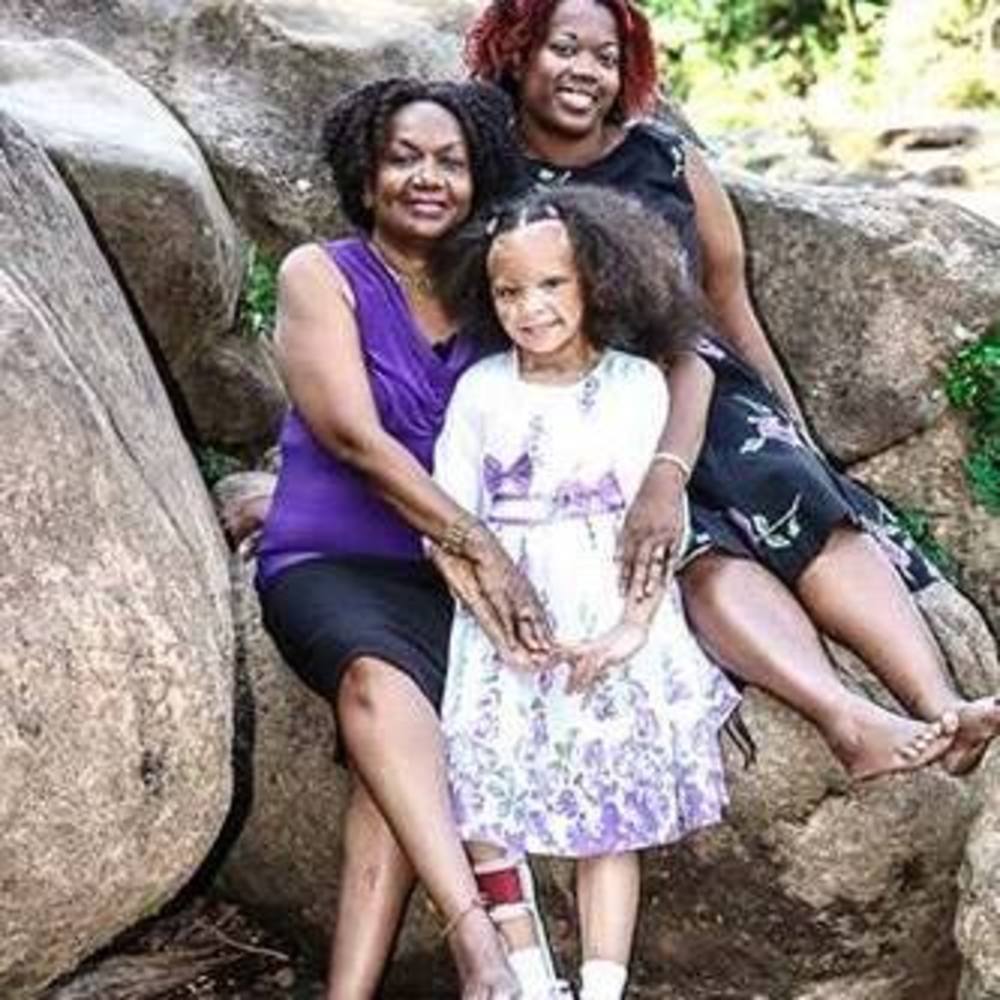 Meet your Posher, Bobbie